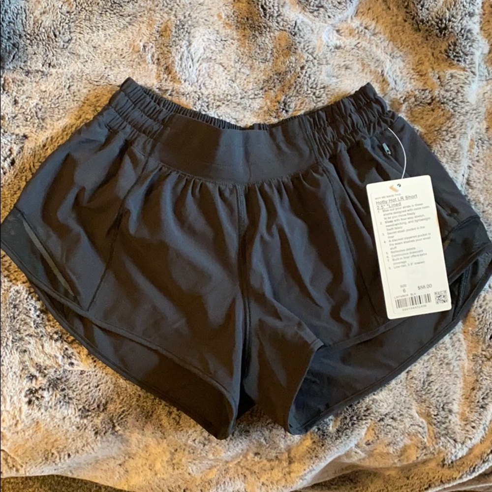 Lululemon Hotty Hot Short
